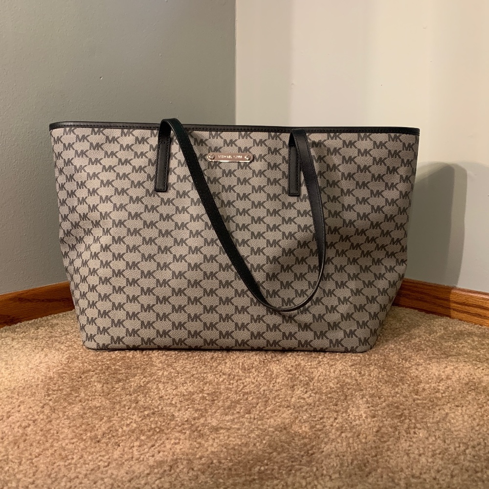 Michael Kors Zip Top Tote Large